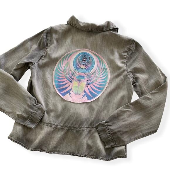 Via Penny Lane Reworked Apparel | Journey Graphic Gray Button Up Shirt Small - Picture 1 of 12